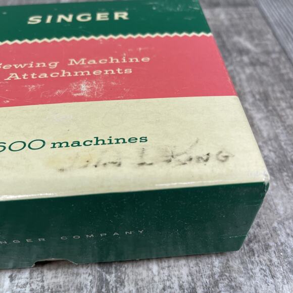 SINGER 600 Touch & Sew Sewing Machine Replacement Attachment Box Only - Picture 2 of 5